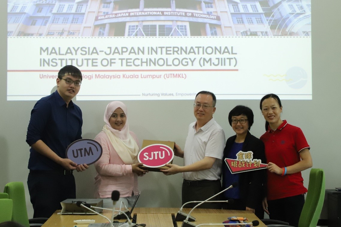 cd42a8aa73bdfea9a55adaa46c1f592b.jpg cd42a8aa73bdfea9a55adaa46c1f592b.jpg